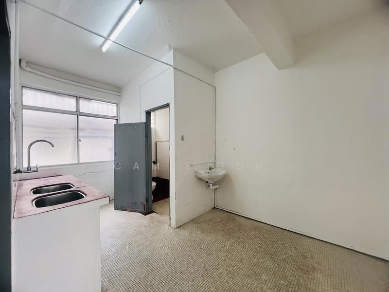 Rumah Flat untuk Disewa di Rumah Pangsa Aunler - Camie Goh - Bathroom - PropertyGuru.com.my