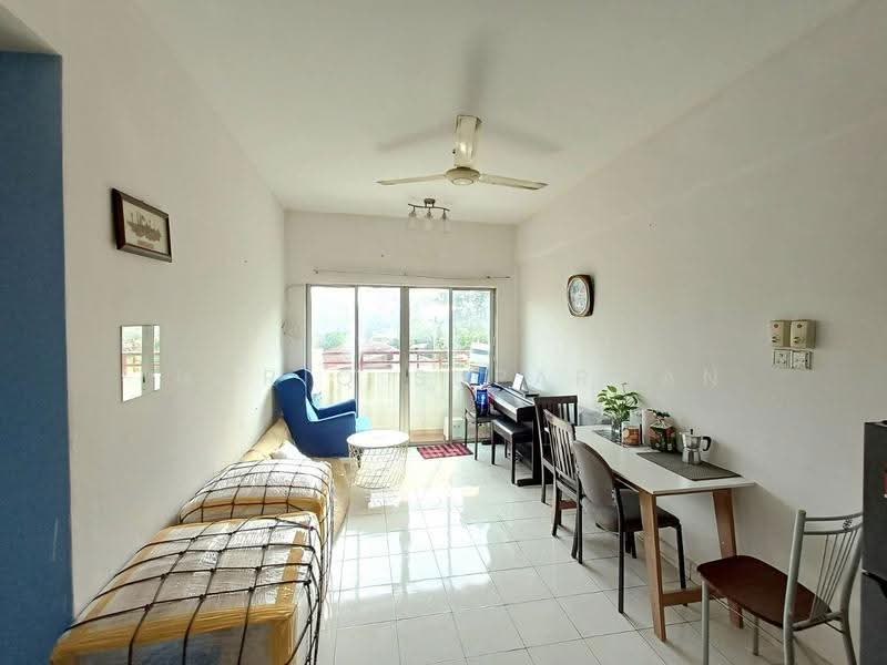 Pangsapuri untuk Dijual di Mandy Court - Thoriq Suparman - Living Room - PropertyGuru.com.my