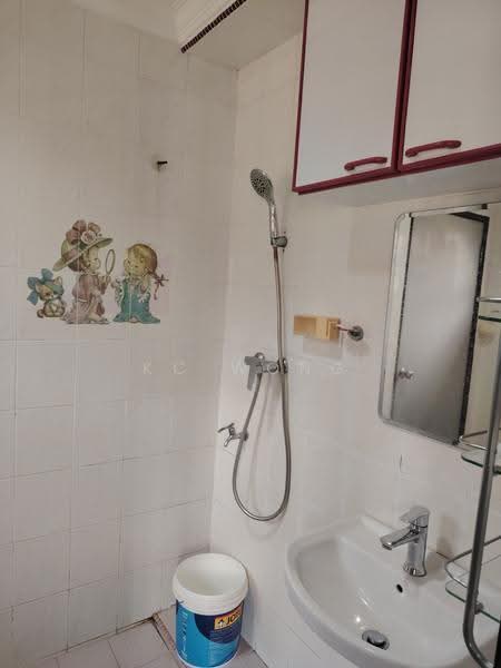 Rumah Teres 2-Tingkat untuk Disewa di Taman Overseas Union (Taman Oug) (Jalan Klang Lama (Old Klang Road)) - KC Wong - Bathroom - PropertyGuru.com.my