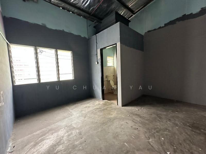 Warehouse for Sale in Taman Iks Malim Jaya (Bachang) - Yu Chuan Yau - PropertyGuru.com.my