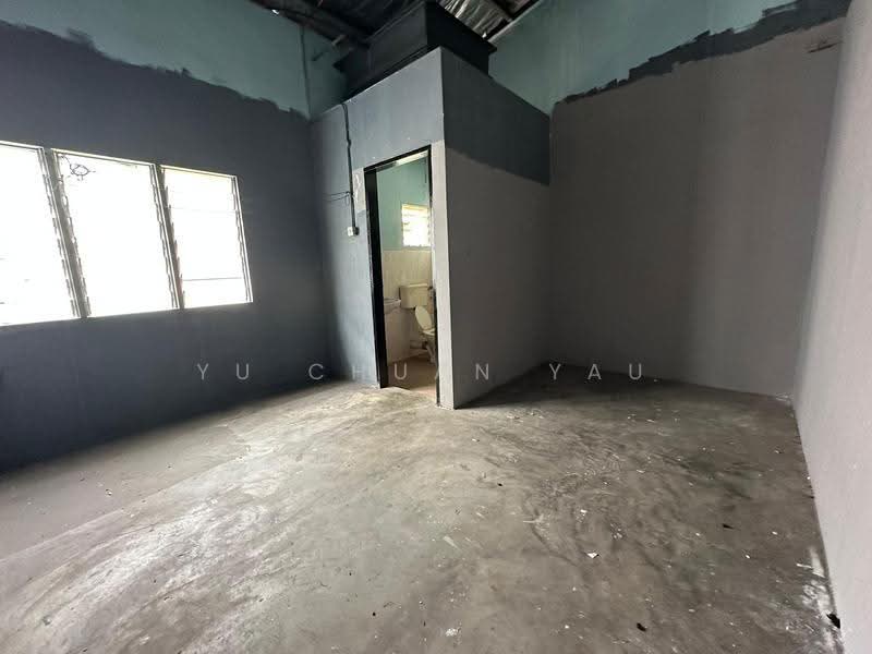 Warehouse for Sale in Taman Iks Malim Jaya (Bachang) - Yu Chuan Yau - PropertyGuru.com.my