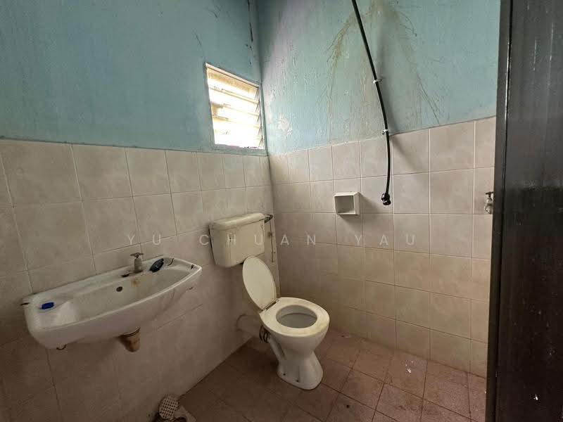 Warehouse for Sale in Taman Iks Malim Jaya (Bachang) - Yu Chuan Yau - PropertyGuru.com.my