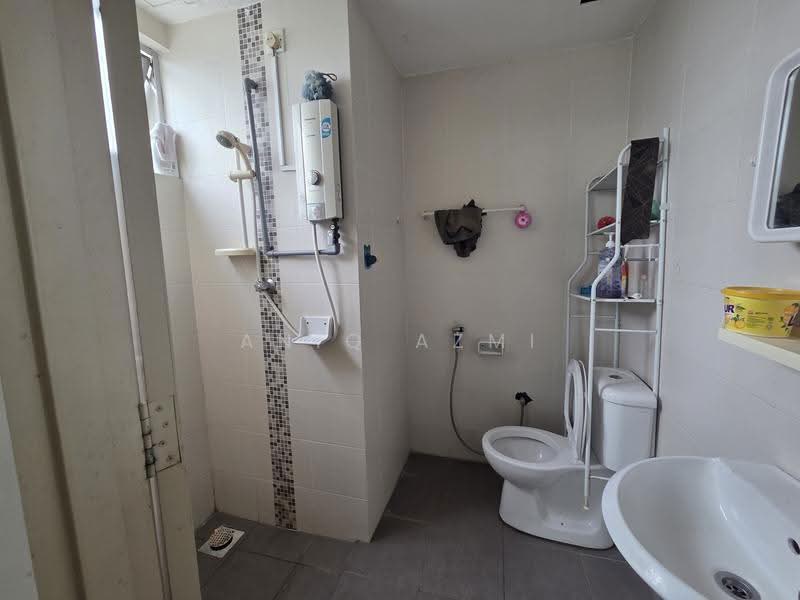 Kondominium untuk Dijual di Unipark Condominium - Aniq Azmi - Bathroom - PropertyGuru.com.my