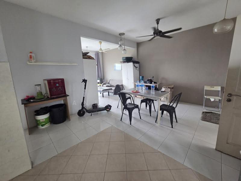 Kondominium untuk Dijual di Unipark Condominium - Aniq Azmi - Living Room - PropertyGuru.com.my