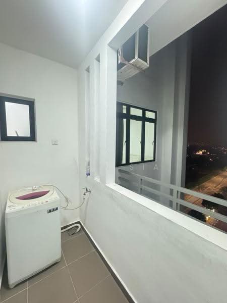 Kediaman Servis untuk Disewa di Sky View - John Sia - Balcony - PropertyGuru.com.my