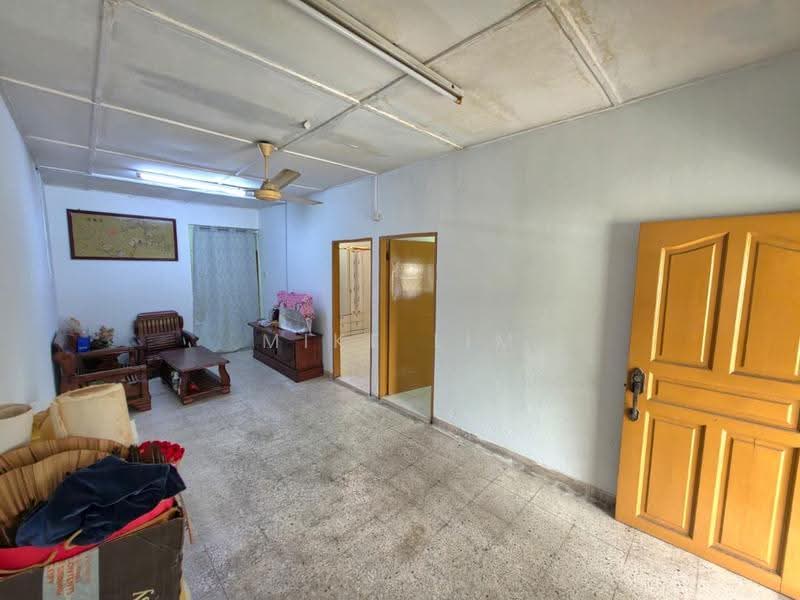 Rumah Teres 1-Tingkat untuk Dijual di Taman Zamrud (Kajang) - Mike Lim - Living Room - PropertyGuru.com.my