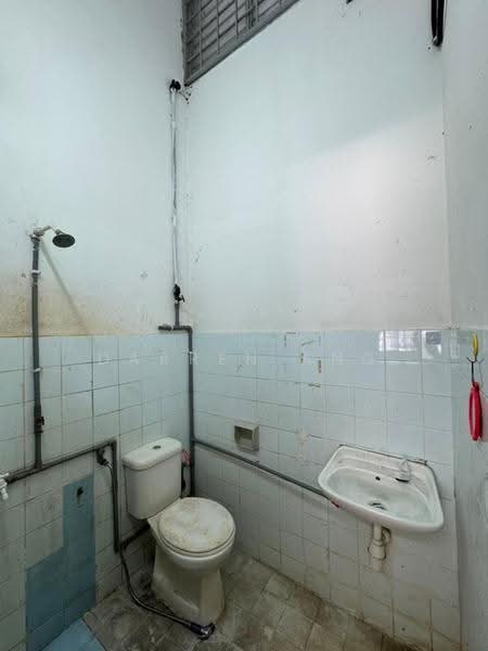 1-storey Terraced House for Sale in Bandar Baru Permas Jaya (Permas Jaya) - Darren Ang - Bathroom - PropertyGuru.com.my
