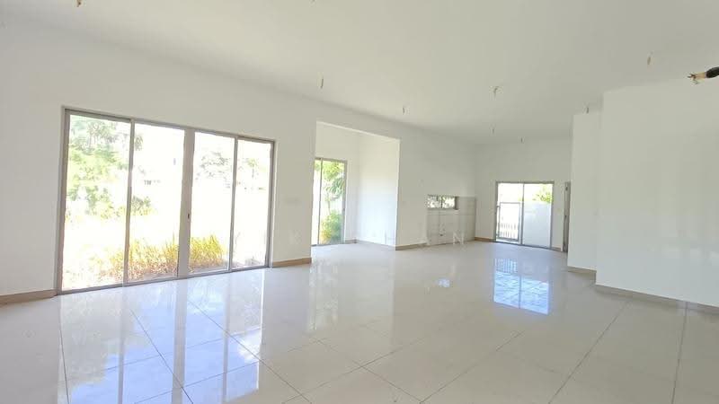 Rumah Teres 2-Tingkat untuk Dijual di Bandar Gamuda Cove (Dengkil) - Yik Chan - Living Room - PropertyGuru.com.my
