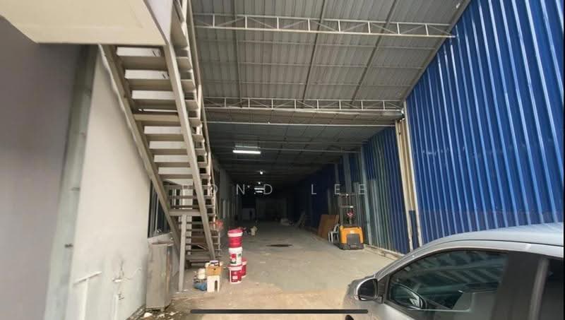 Warehouse for Rent in Kawasan Perindustrian Batu Caves (Batu Caves) - Bond Lee - PropertyGuru.com.my
