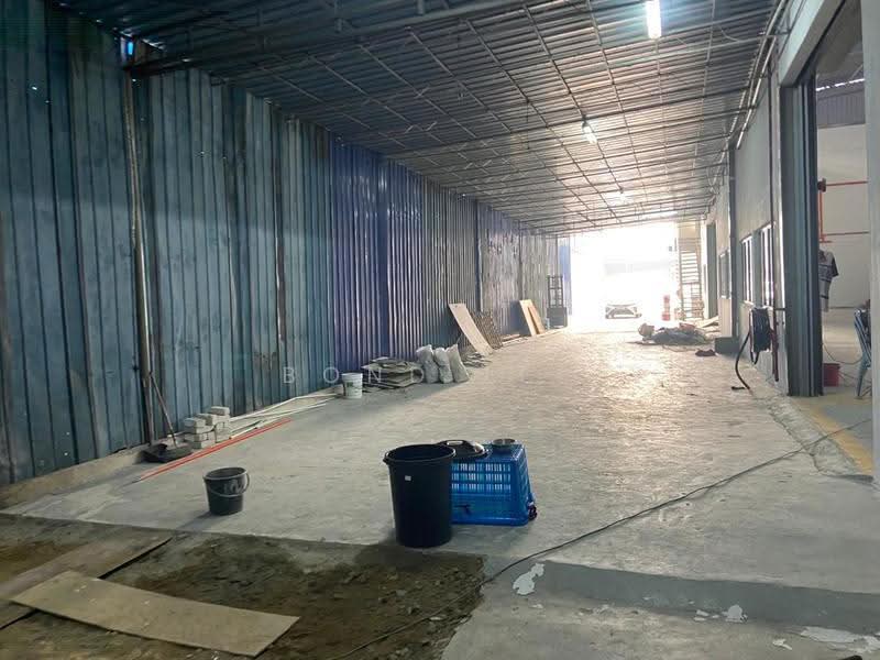 Warehouse for Rent in Kawasan Perindustrian Batu Caves (Batu Caves) - Bond Lee - PropertyGuru.com.my