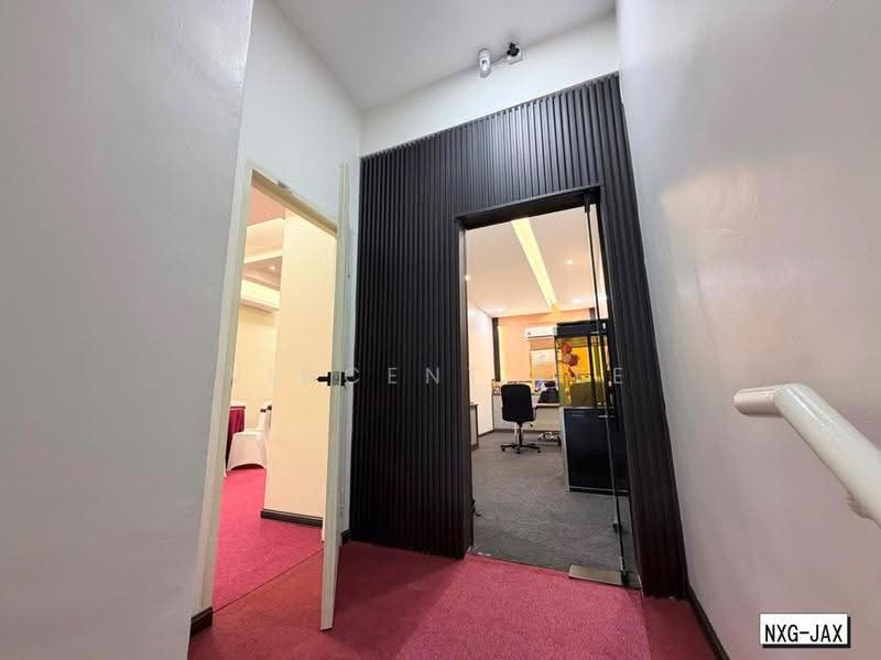 Kedai untuk Dijual di Bandar Parklands (Klang) - Vincent Lee - Corridor - PropertyGuru.com.my