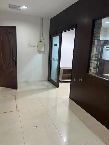 Shop / Office for Rent in Taman Johor Jaya (Johor Bahru) - Louis Chin - Interior - PropertyGuru.com.my