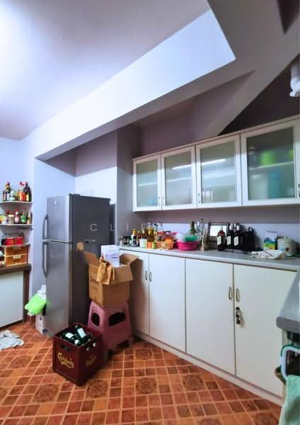 Pangsapuri untuk Disewa di Indah Kota Apartment - Clifton Chee - Kitchen - PropertyGuru.com.my