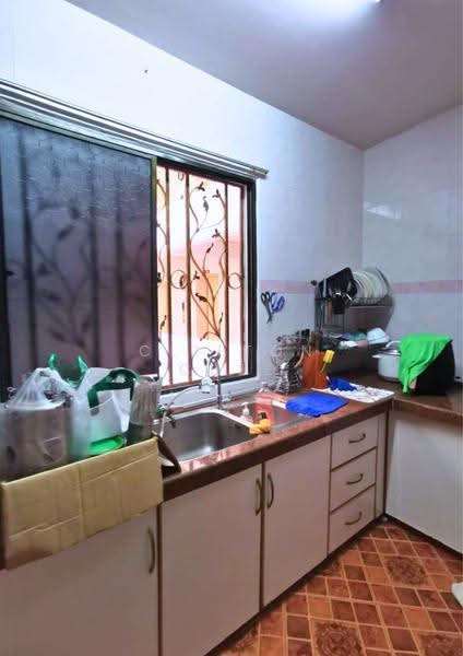Pangsapuri untuk Disewa di Indah Kota Apartment - Clifton Chee - Kitchen - PropertyGuru.com.my