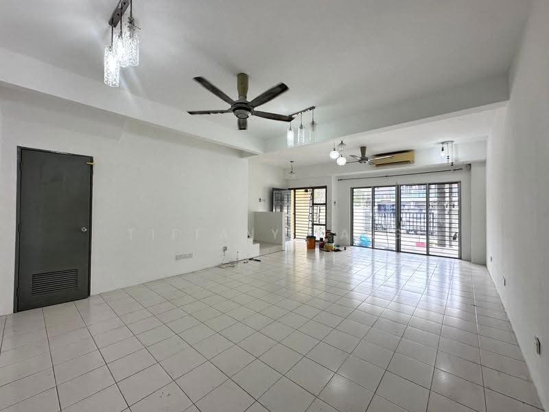 2-storey Terraced House for Sale in Kota Emerald (Rawang) - Tiffany Yang - Ruang Tamu - PropertyGuru.com.my