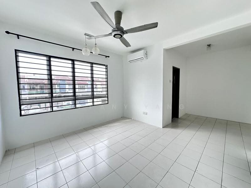 2-storey Terraced House for Sale in Kota Emerald (Rawang) - Tiffany Yang - Master Bedroom - PropertyGuru.com.my