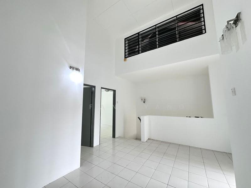 2-storey Terraced House for Sale in Kota Emerald (Rawang) - Tiffany Yang - Upstair Living Hall - PropertyGuru.com.my