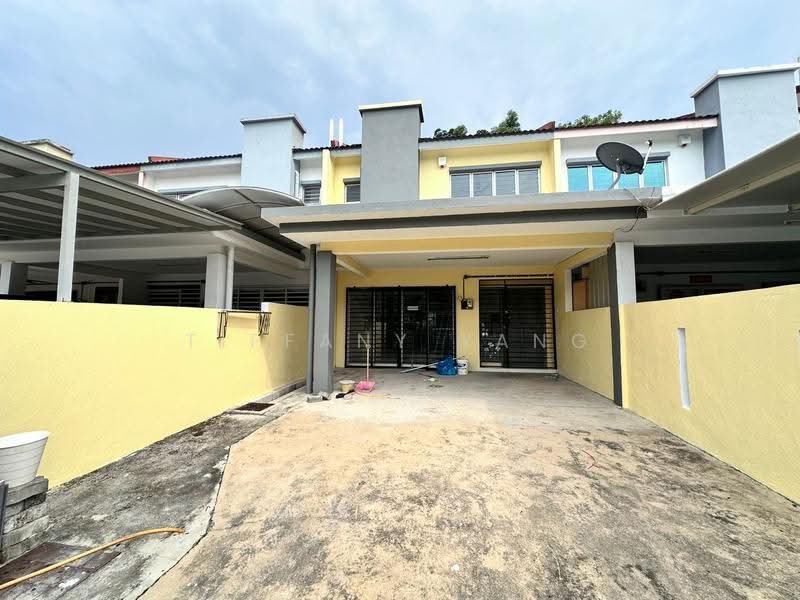 2-storey Terraced House for Sale in Kota Emerald (Rawang) - Tiffany Yang - Car Porch - PropertyGuru.com.my