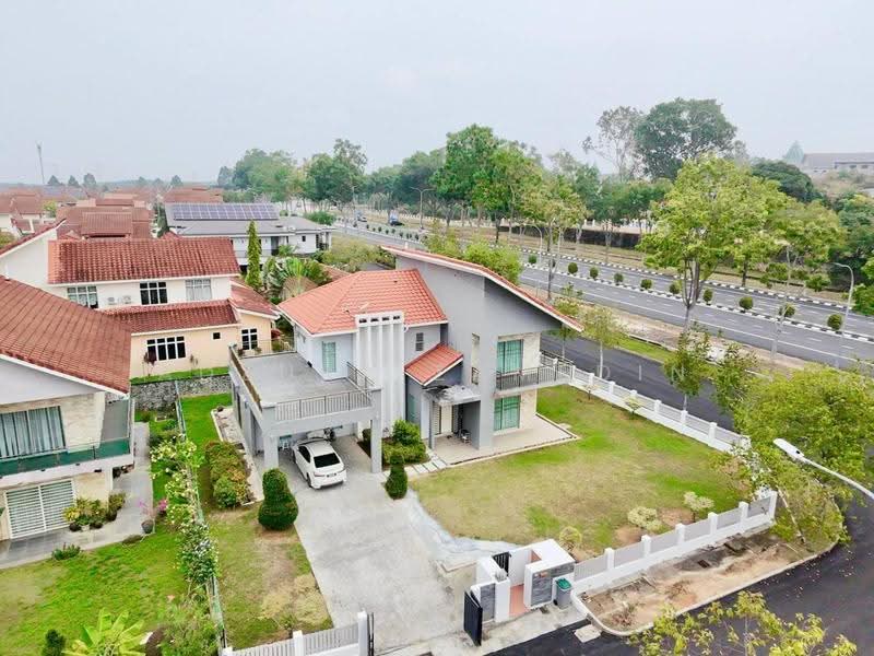 Rumah Banglo untuk Dijual di Bandar Baru Enstek (Bandar Enstek) - Adzura Zamedin - Exterior - PropertyGuru.com.my