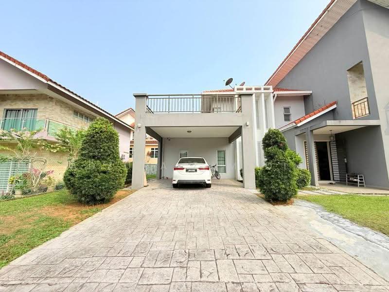 Rumah Banglo untuk Dijual di Bandar Baru Enstek (Bandar Enstek) - Adzura Zamedin - Exterior - PropertyGuru.com.my