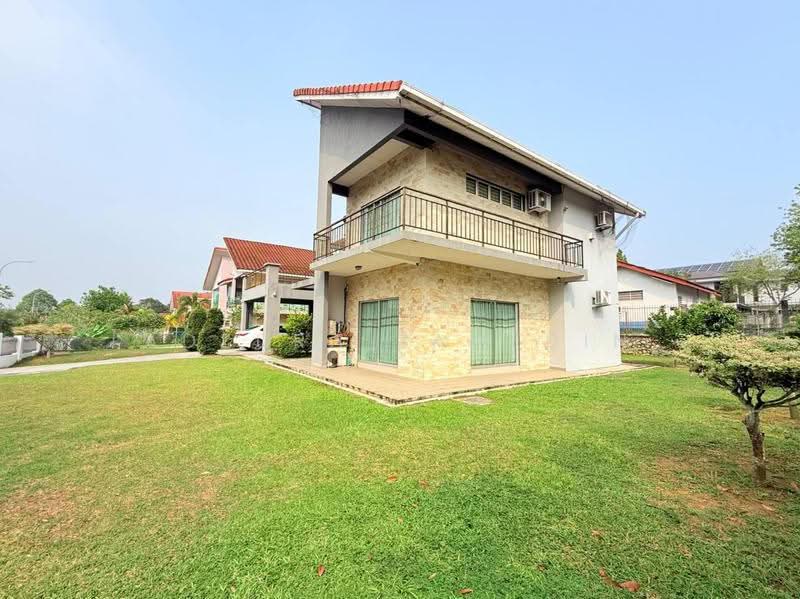 Rumah Banglo untuk Dijual di Bandar Baru Enstek (Bandar Enstek) - Adzura Zamedin - Exterior - PropertyGuru.com.my