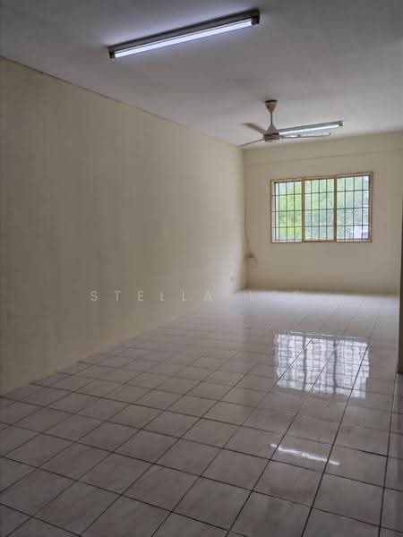 Apartment for Sale at Pangsapuri Cemara - Stella Lee - Living Room - PropertyGuru.com.my