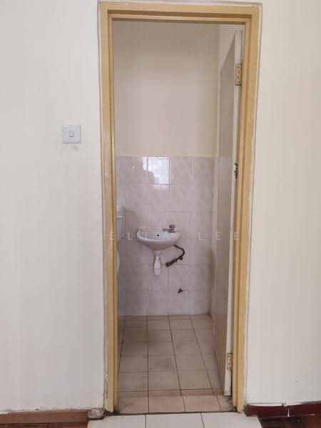 Apartment for Sale at Pangsapuri Cemara - Stella Lee - Bathroom - PropertyGuru.com.my