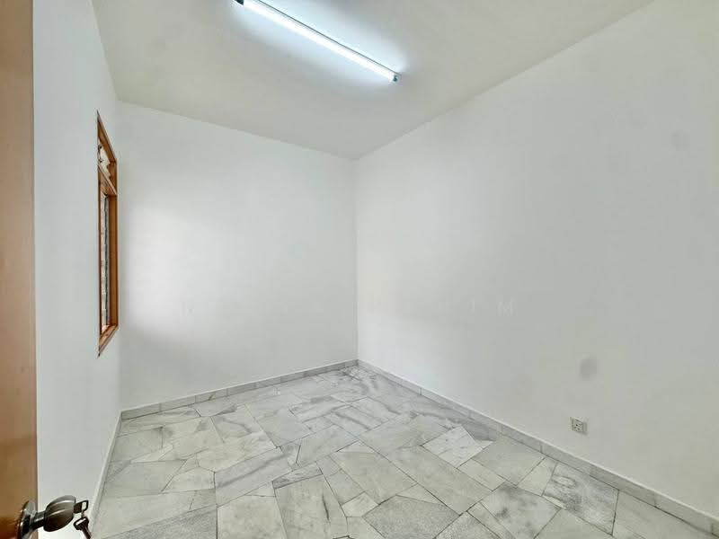 1.5-storey Terraced House for Sale in Bandar Enstek (Negeri Sembilan) - Nadia Rahim - PropertyGuru.com.my