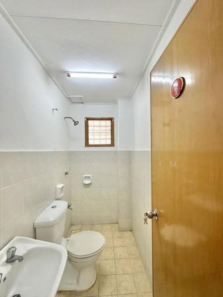 1.5-storey Terraced House for Sale in Bandar Enstek (Negeri Sembilan) - Nadia Rahim - Bathroom - PropertyGuru.com.my