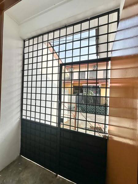 1.5-storey Terraced House for Sale in Bandar Enstek (Negeri Sembilan) - Nadia Rahim - PropertyGuru.com.my