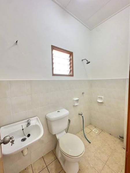 1.5-storey Terraced House for Sale in Bandar Enstek (Negeri Sembilan) - Nadia Rahim - Bathroom - PropertyGuru.com.my