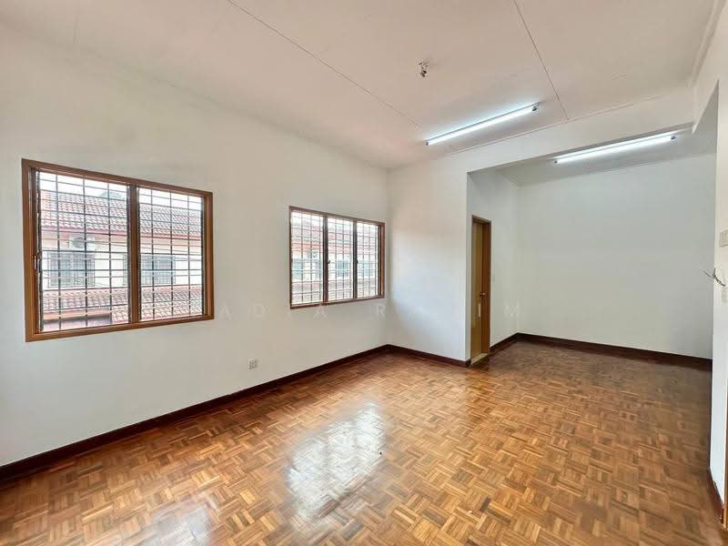 1.5-storey Terraced House for Sale in Bandar Enstek (Negeri Sembilan) - Nadia Rahim - Living Room - PropertyGuru.com.my