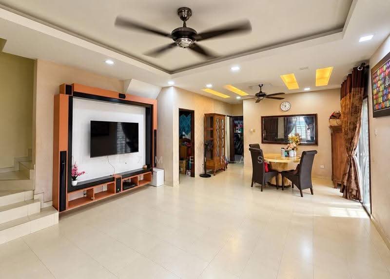 Rumah Teres 2-Tingkat untuk Dijual di Bandar Baru Salak Tinggi (Sepang) - Nadzmie Nasir - Living Room - PropertyGuru.com.my