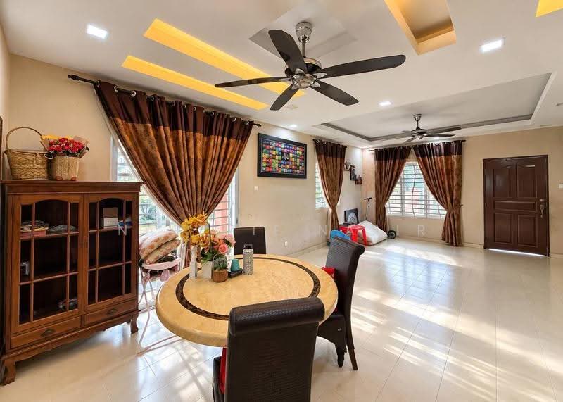 Rumah Teres 2-Tingkat untuk Dijual di Bandar Baru Salak Tinggi (Sepang) - Nadzmie Nasir - Dining Room - PropertyGuru.com.my