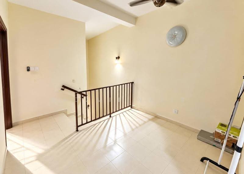 Rumah Teres 2-Tingkat untuk Dijual di Bandar Baru Salak Tinggi (Sepang) - Nadzmie Nasir - Corridor - PropertyGuru.com.my