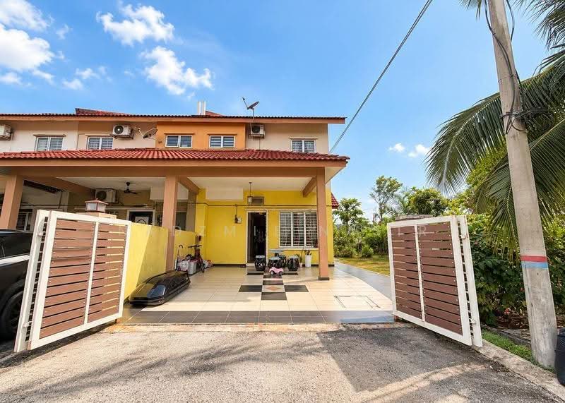 Rumah Teres 2-Tingkat untuk Dijual di Bandar Baru Salak Tinggi (Sepang) - Nadzmie Nasir - Exterior - PropertyGuru.com.my