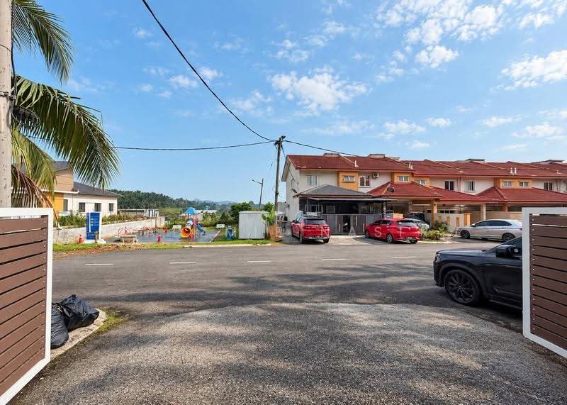 Rumah Teres 2-Tingkat untuk Dijual di Bandar Baru Salak Tinggi (Sepang) - Nadzmie Nasir - Exterior - PropertyGuru.com.my
