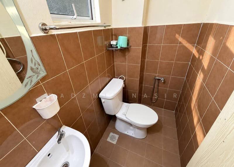 Rumah Teres 2-Tingkat untuk Dijual di Bandar Baru Salak Tinggi (Sepang) - Nadzmie Nasir - Bathroom - PropertyGuru.com.my