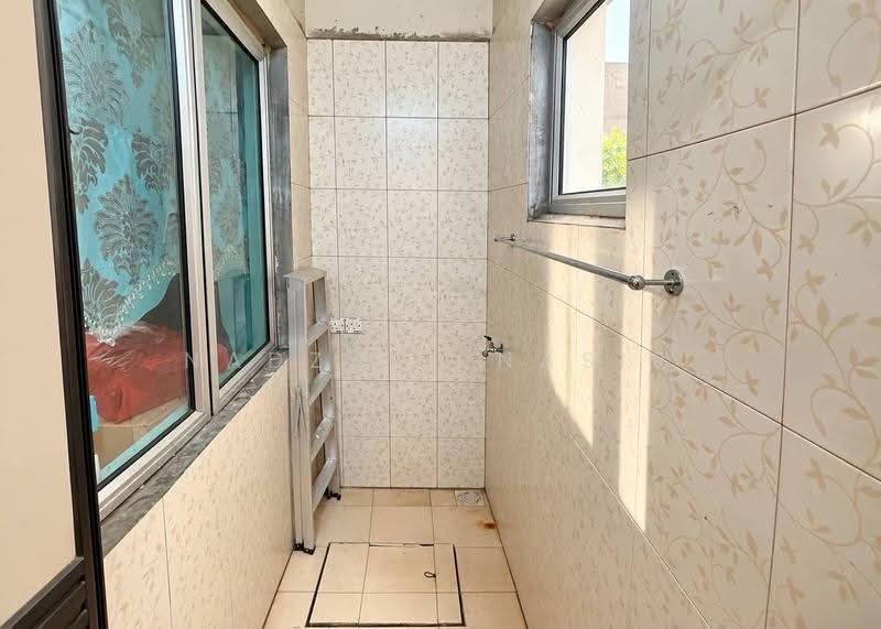 Rumah Teres 2-Tingkat untuk Dijual di Bandar Baru Salak Tinggi (Sepang) - Nadzmie Nasir - Bathroom - PropertyGuru.com.my