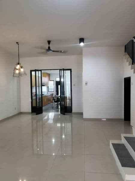 Rumah Teres untuk Dijual di Sutera Damansara (Damansara Damai) - Alicia Soo - Living Room - PropertyGuru.com.my