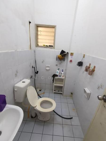 Rumah Bandar untuk Dijual di Masai (Johor) - Yucong . - Bathroom - PropertyGuru.com.my