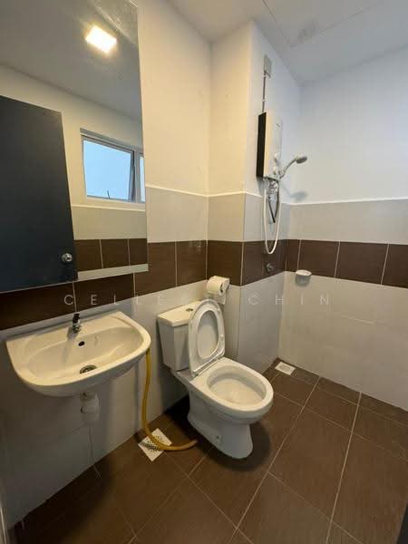 Apartment for Sale at Residensi Hijauan Lumayan - Cellest Chin - Bathroom - PropertyGuru.com.my