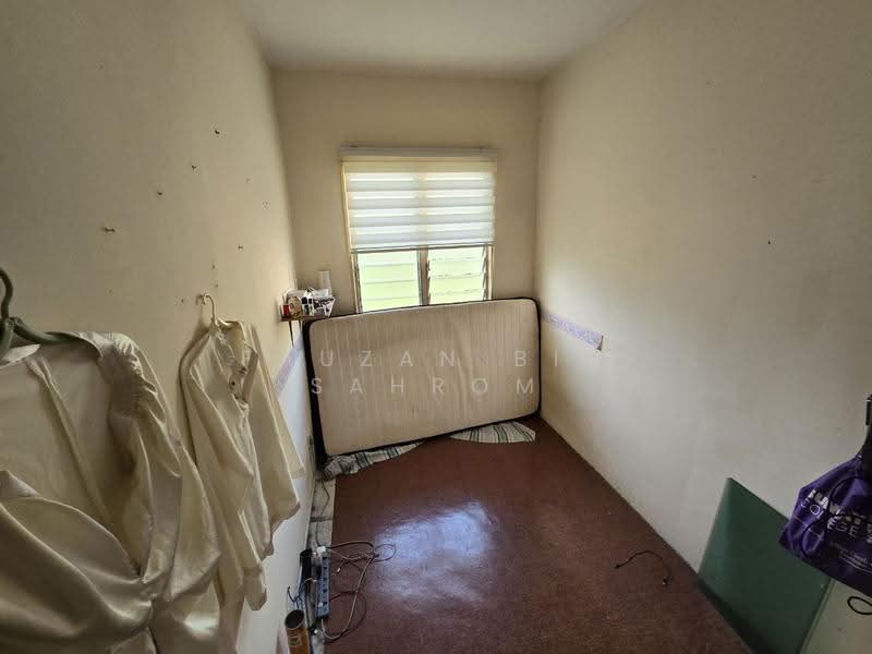 Rumah Flat untuk Dijual di Permai Ria - Fauzan bin Sahrom - Bedroom - PropertyGuru.com.my