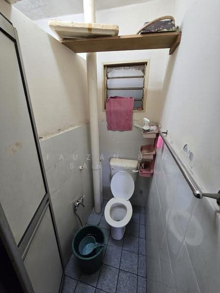 Rumah Flat untuk Dijual di Permai Ria - Fauzan bin Sahrom - Bathroom - PropertyGuru.com.my