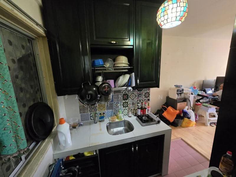 Rumah Flat untuk Dijual di Permai Ria - Fauzan bin Sahrom - Kitchen - PropertyGuru.com.my
