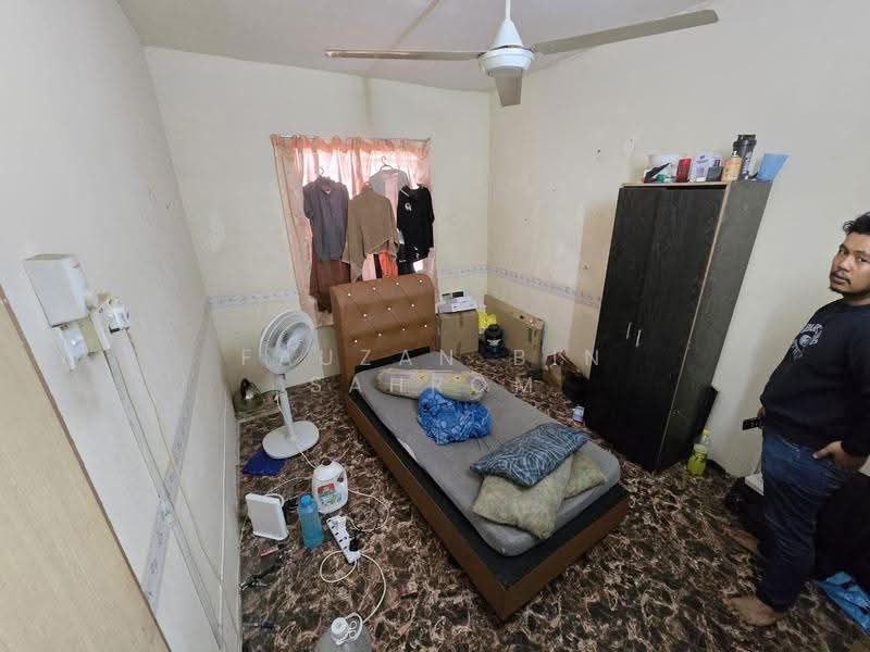 Rumah Flat untuk Dijual di Permai Ria - Fauzan bin Sahrom - Bedroom - PropertyGuru.com.my