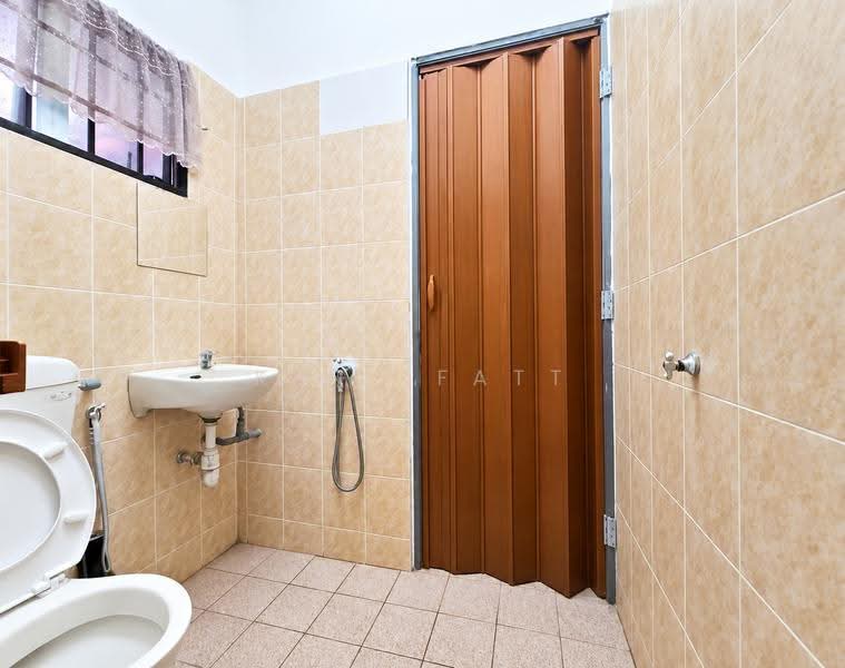 Townhouse for Sale in Taman Bukit Teratai (Ampang) - Kent Fatt - Bathroom - PropertyGuru.com.my