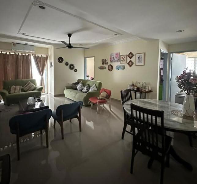 Pangsapuri untuk Dijual di Menara Pelangi - Michael Kei - Living Room - PropertyGuru.com.my