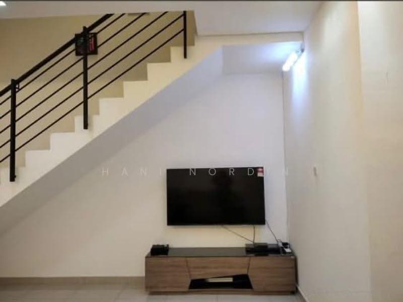 Rumah Teres 2-Tingkat untuk Disewa di Kajang (Selangor) - Hani Nordin - Living Room - PropertyGuru.com.my