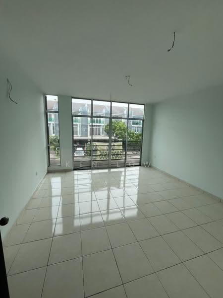 Floor 2 Master Room